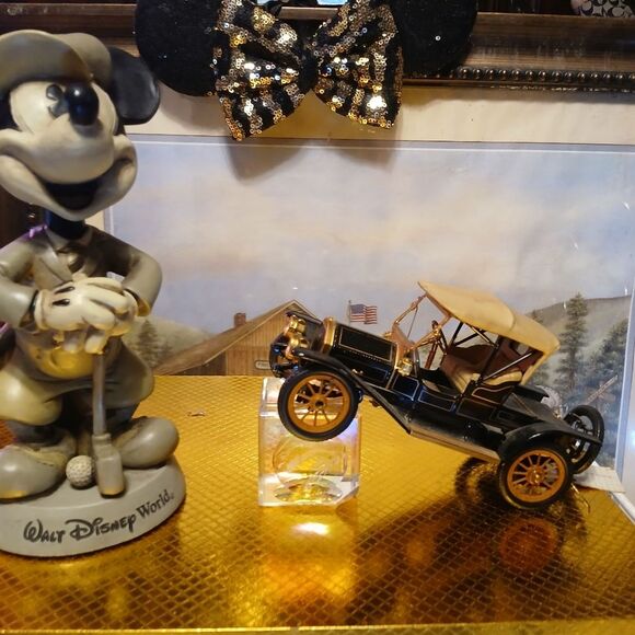 Vintage Walt Disney Mickey Golfer + Model T Showcase Duo – Disney Collectible Me - Picture 6 of 8